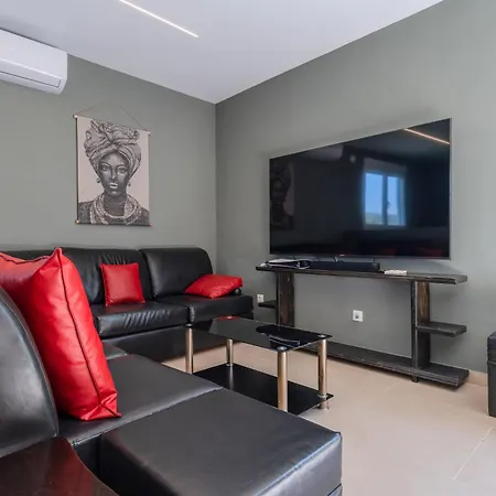 Villa Varimpo Luxury Escape *