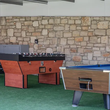 Varimpo Luxury Escape Melidhónion