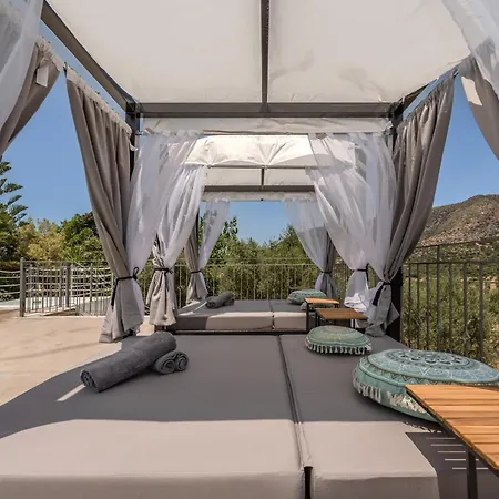 Varimpo Luxury Escape * Melidhónion