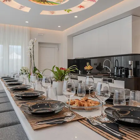 Varimpo Luxury Escape Villa *