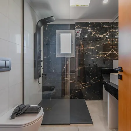 Varimpo Luxury Escape Villa *