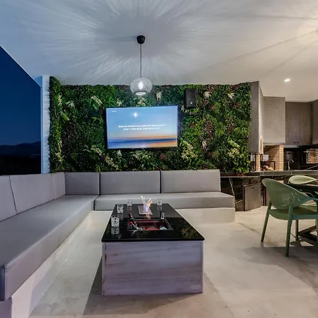 Varimpo Luxury Escape Melidhónion